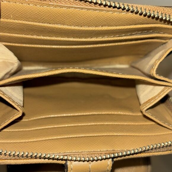 Coach Peyton Floral Wallet - Picture 5 of 6